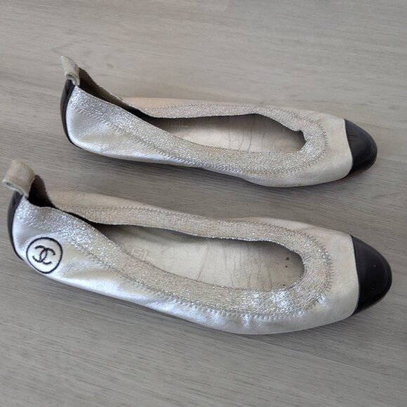 Chanel Bi-Material Ballet Flats in Silver and Black Size 38.5 - Picture 5 of 8